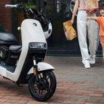 Ce petit scooter électrique coûte moins de 300 euros