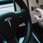 Il est très facile de berner le pilote automatique de Tesla