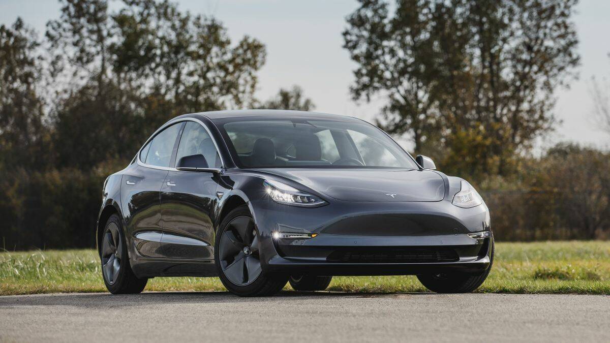 Une Tesla Model 3 avec à peine 151 km d'autonomie