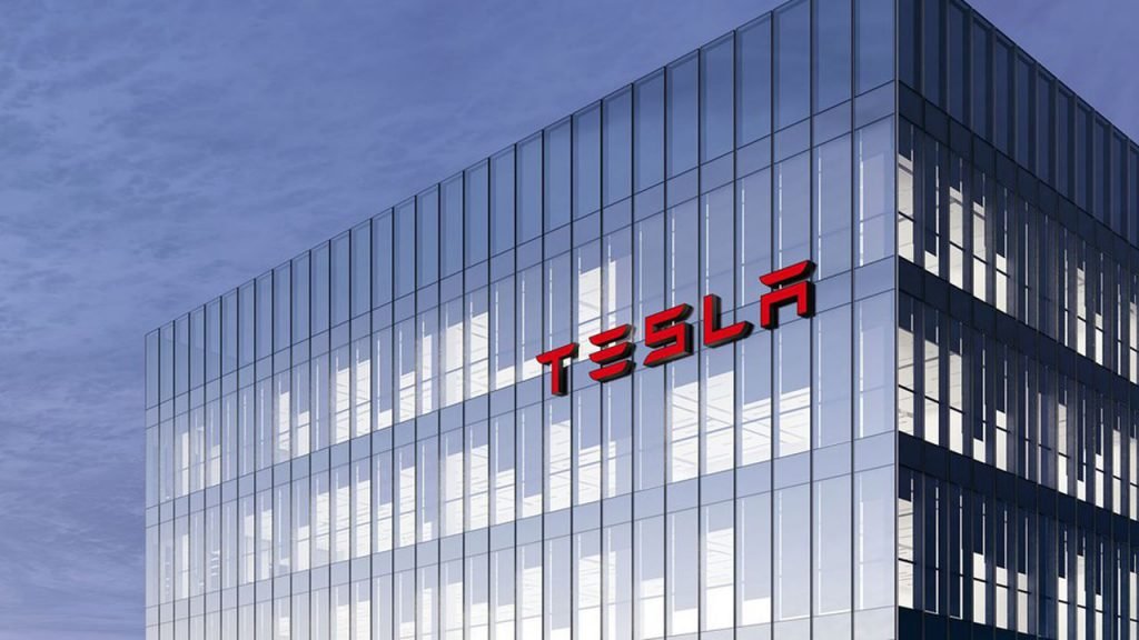 Pourquoi Tesla dégringole en bourse depuis le début de l'année