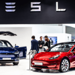 Tesla proche des sommets de 2021 alors que l'intérêt pour le shorting diminue