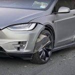 Vidéo : 45 000 $ de réparation sur une Tesla Model X après une agression routière - AutoScout24