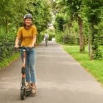 Bon pour la planète, bon pour l'esprit : 70 % des utilisateurs de scooters électriques affirment que la conduite améliore la santé mentale