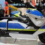 BMW présente le scooter électrique CE 04 dans l'équipement de la police