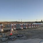 Tesla commence l'expansion de Kettleman City Supercharger avec 56 nouveaux stands, portant le total à 96