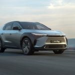 Toyota bZ4X 2022 : De la fourche de direction au toit solaire, sa technologie annonce-t-elle une nouvelle ère pour les véhicules électriques ?