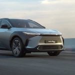 Toyota bZ4X : SUV électrique à l'étrange volant et aux panneaux solaires (2021) - AutoScout24
