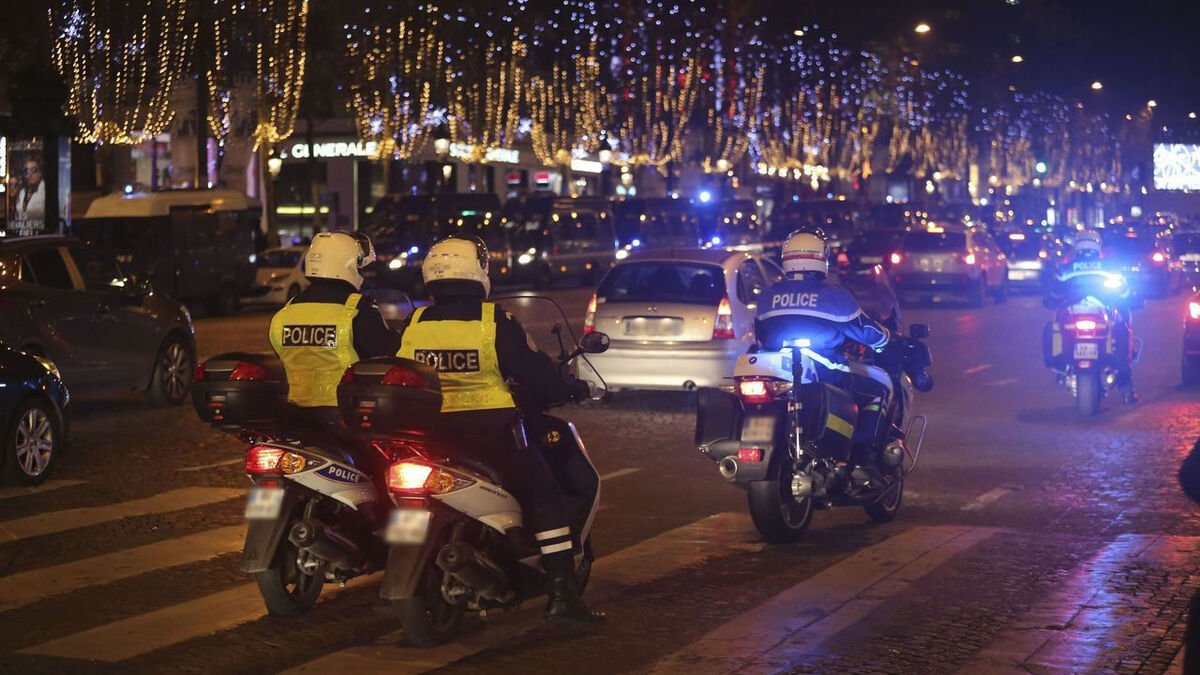 À Paris, les Champs-Élysées sous étroite surveillance pour les fêtes de Noël - Le Parisien