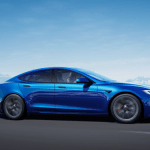 Près de 12 000 voitures électriques Tesla rappelées en usine, après un problème logiciel lié ...