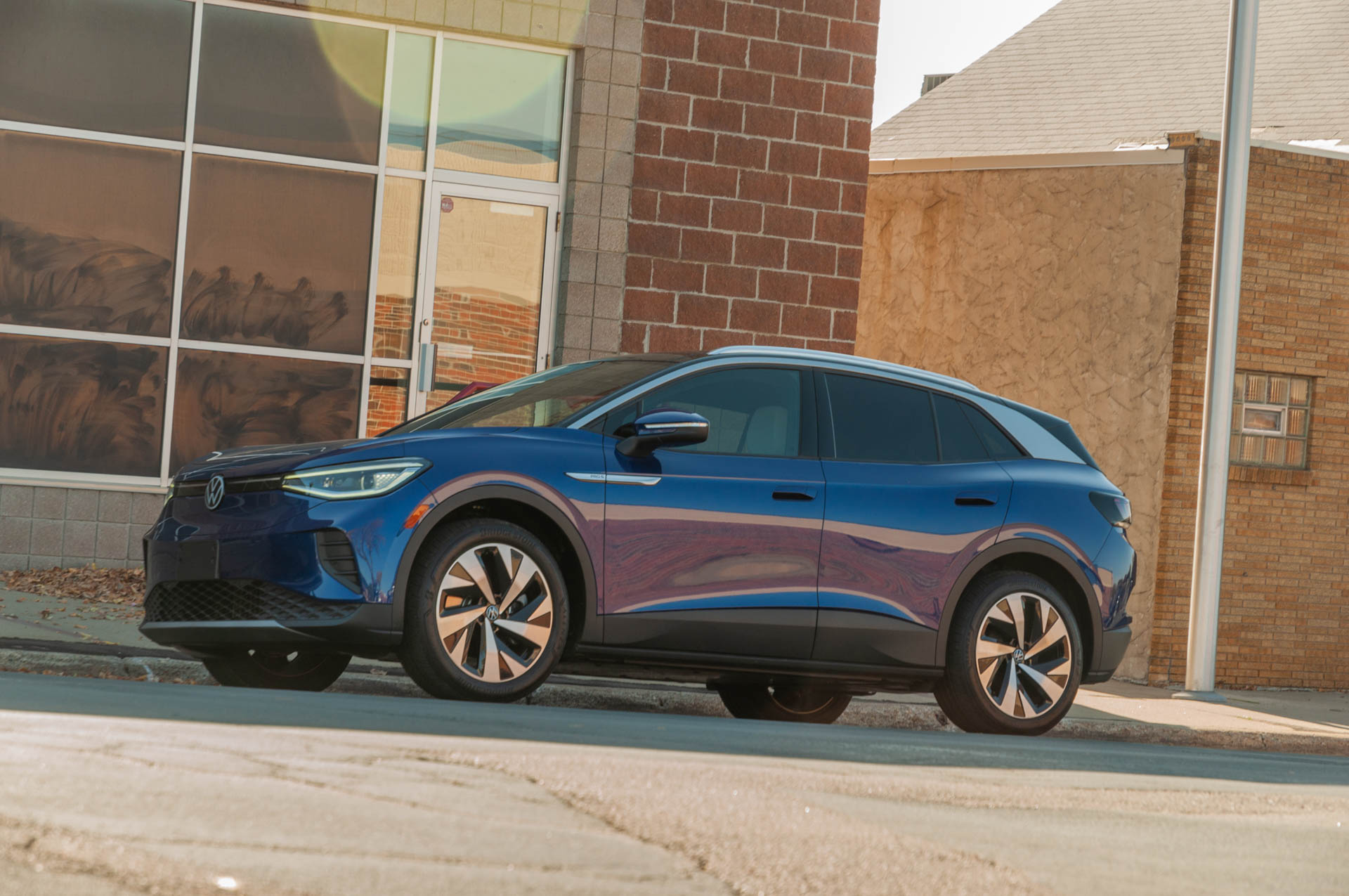 VW ID.4 bénéficiera bientôt de la commodité Plug and Charge avec la mise à jour OTA, une capacité bidirectionnelle plus tard