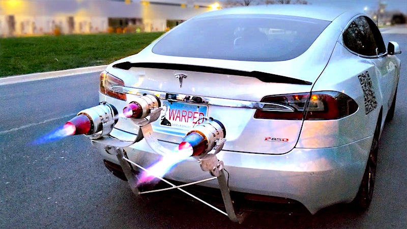 La Tesla Model S P85 modifiée avec trois réacteurs d
