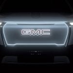 GM annonce la camionnette GMC Electric Sierra Denali et publie un teaser