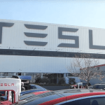 Un employé de Tesla arrêté pour avoir tué un collègue de l'usine de Fremont
