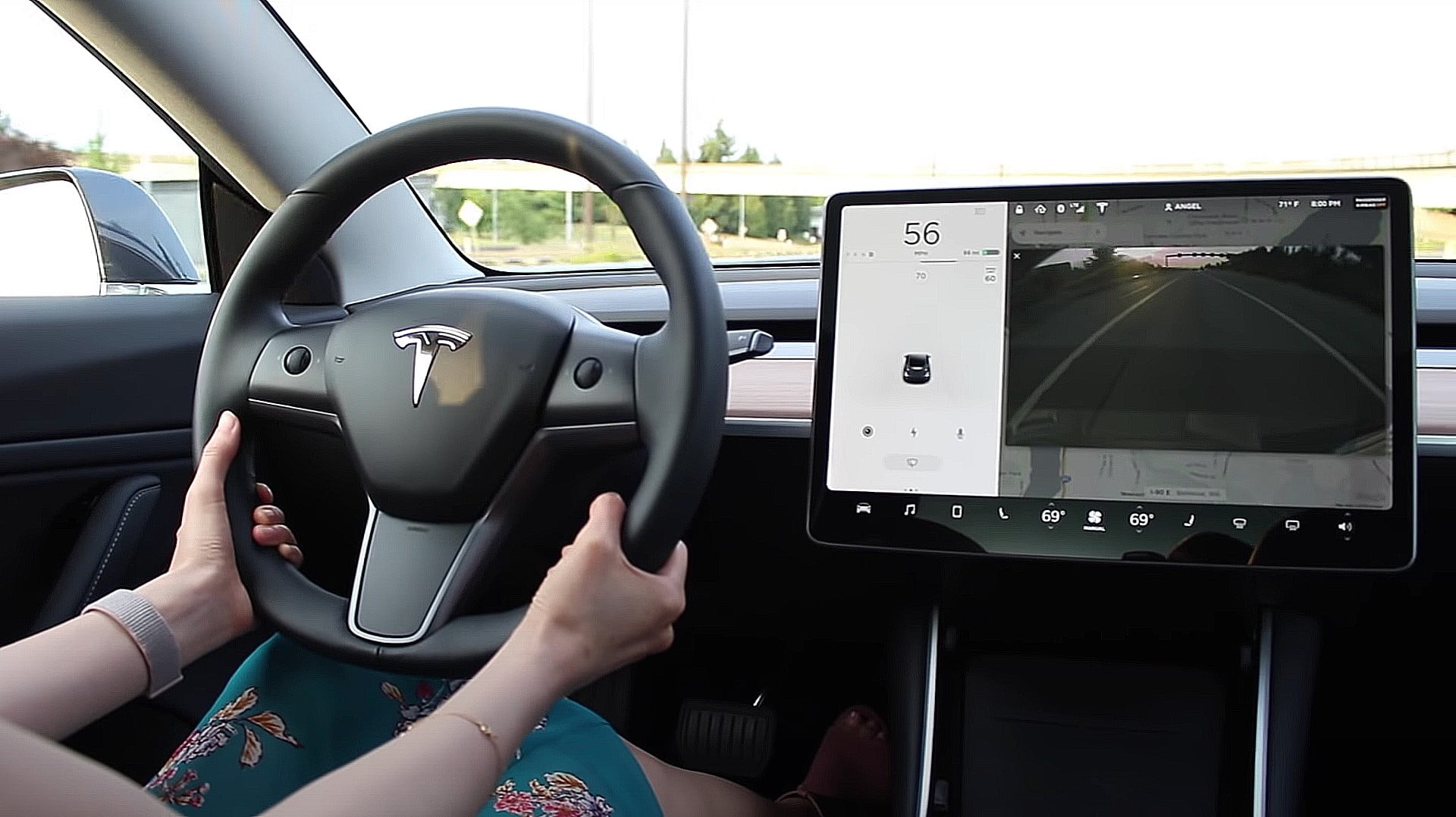 La bêta 10.6 d'auto-conduite complète de Tesla révèle l'accent mis sur la vision et la précision