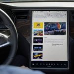 La NHTSA ouvre une enquête officielle sur 580 000 Teslas sur les fonctionnalités de jeu en voiture