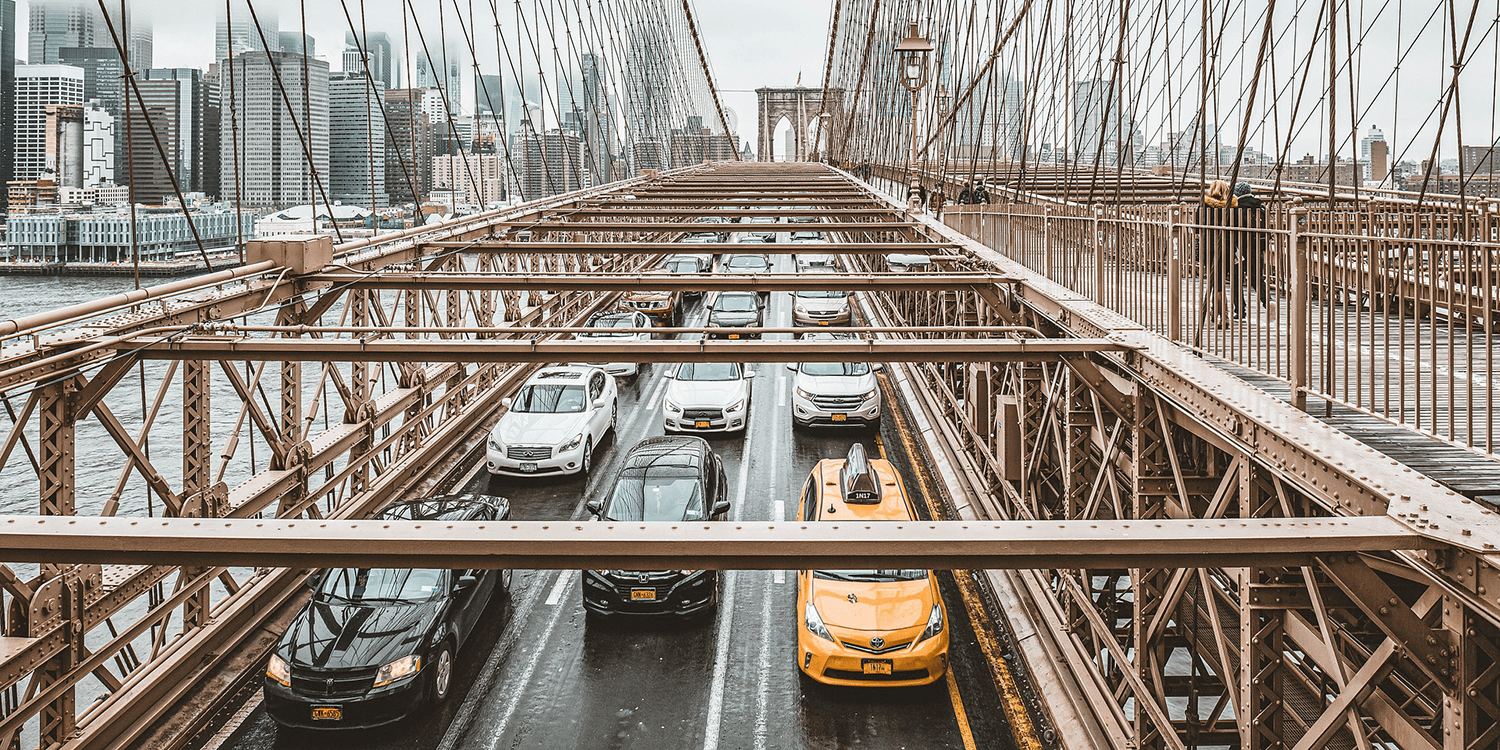 usa-strasse-street-auto-cars-taxi-symbolbild-pixabay-min