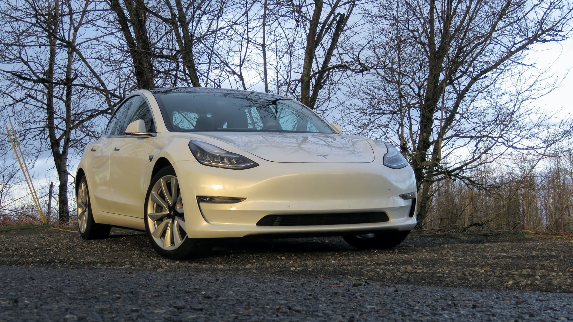 Recharge de stations-service rurales, assurance Tesla, abonnements Model 3, usine GM EV : l'actualité automobile d'aujourd'hui