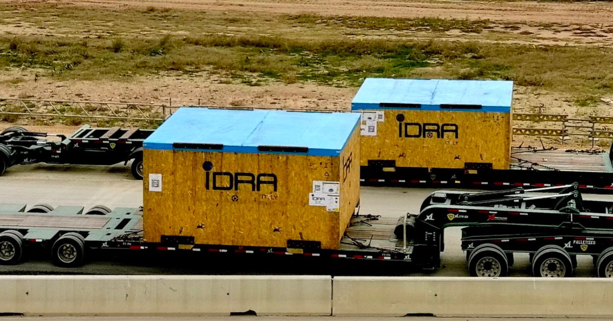 Tesla prend livraison d'une autre machine de coulée géante à Gigafactory Texas