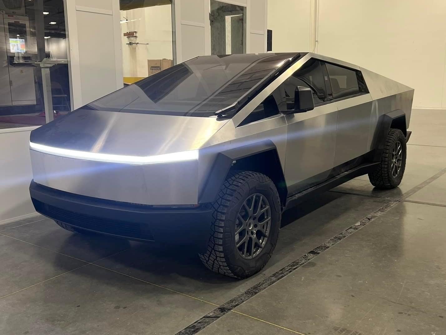 Tesla Cybertruck : la version finale devoilee ?