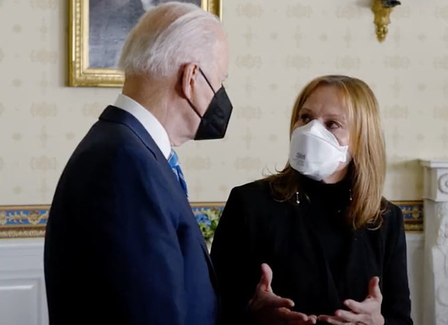 Elon Musk affiche la réponse la plus nette à ce jour après que Biden ait à nouveau loué les efforts de GM en matière de véhicules électriques