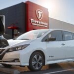 Les magasins Firestone se disputent les clients EV et hybrides, ajoutant la recharge