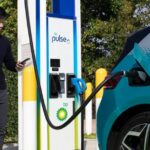 BP affirme que les bornes de recharge pour véhicules électriques sont "sur le point" d'être plus rentables que les pompes à essence