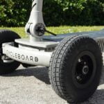Revue CycleBoard Rover : Un mashup étrange mais excitant d'un scooter électrique et d'une planche à roulettes