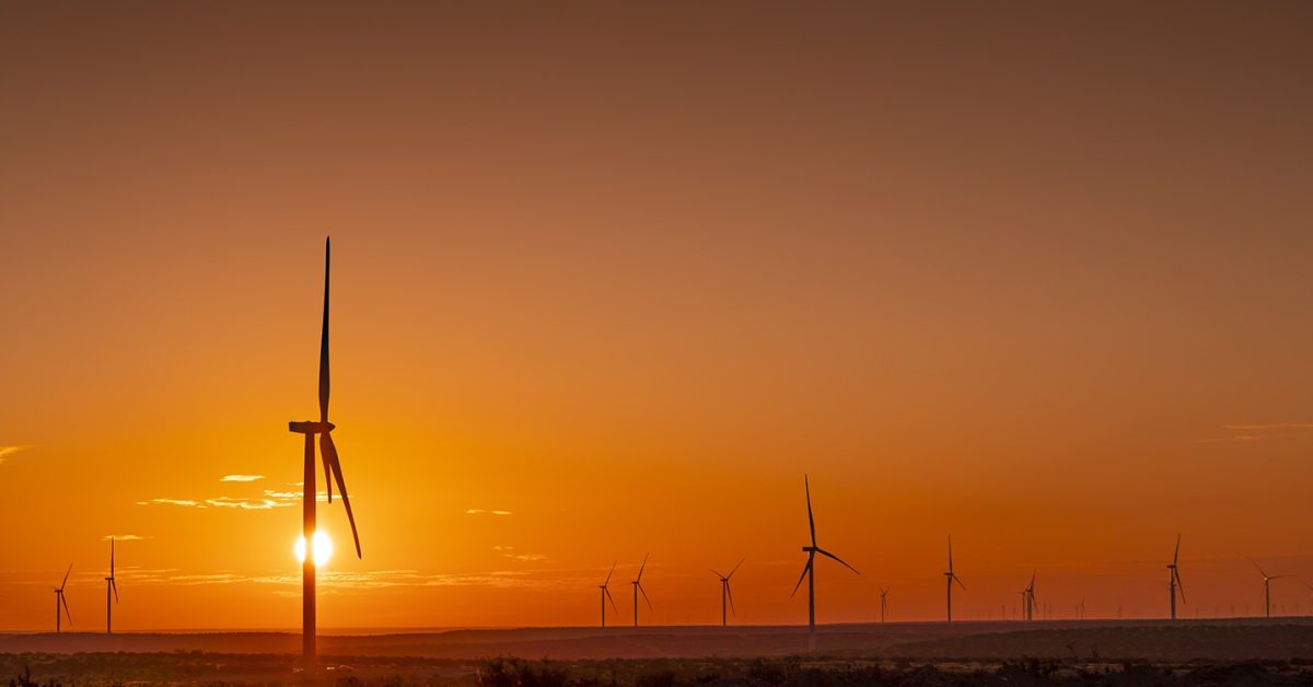 Voici pourquoi l'infrastructure de recharge des véhicules électriques est une opportunité pour les services publics - et comment s'en tenir aux combustibles fossiles pourrait les rendre obsolètes