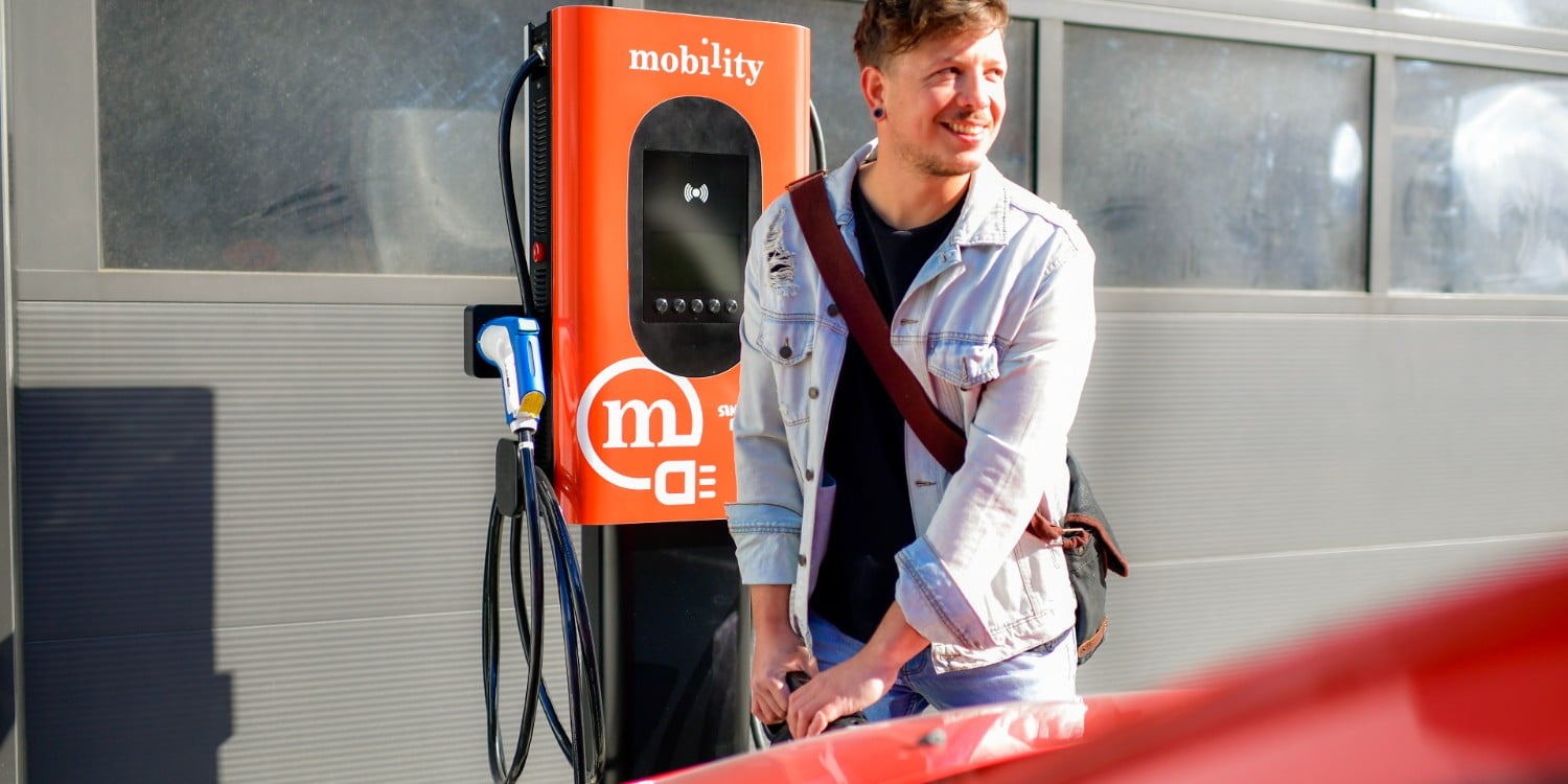 V2X Suisse : Sept entreprises lancent un essai sur le terrain pour la recharge bidirectionnelle - electrive.net