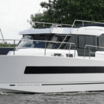 Natural Yachts passe à une flotte purement e-location - electrive.net