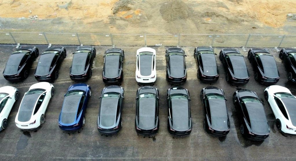 Tesla Giga Berlin autorisé à produire 2 000 véhicules d'essai du modèle Y supplémentaires alors que l'approbation finale est toujours en attente