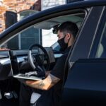 La pression de Tesla pour les tarifs télématiques rejetée par le commissaire aux assurances de Californie