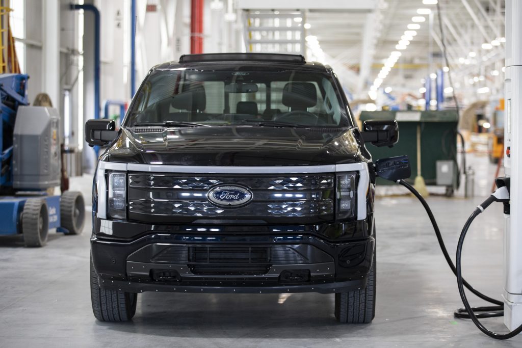 Ford dit qu'il stocke des batteries pour l'opération de mise à l'échelle des véhicules électriques de Farley
