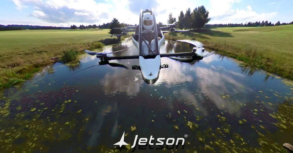 De nouvelles séquences vidéo montrent le prochain Jetson ONE eVTOL (brièvement) décollant et volant au-dessus de l'eau