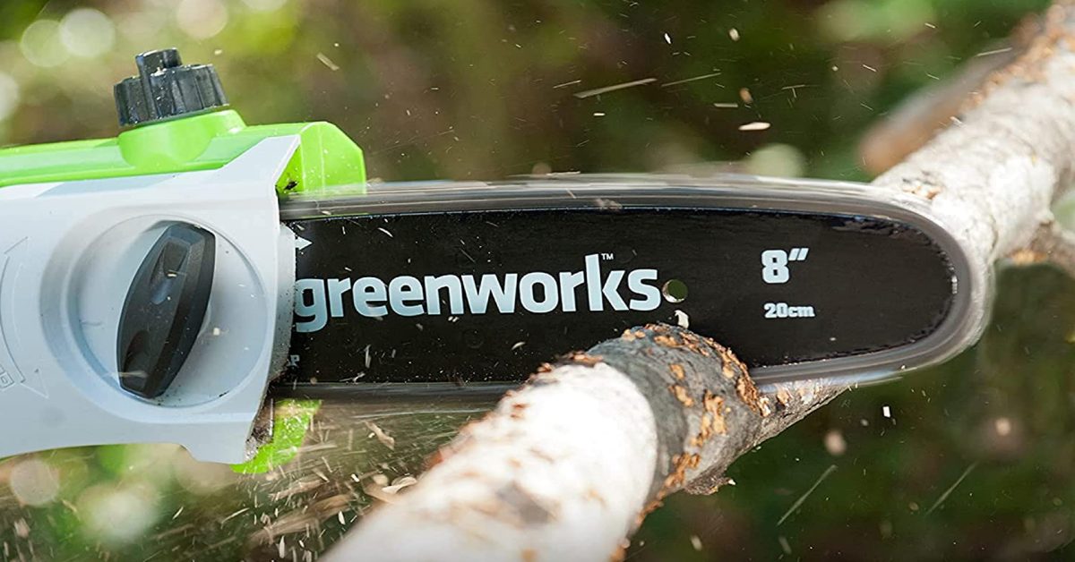 La scie à poteau Greenworks 40V 8 pouces nettoie la cour ce printemps à 140 $, plus dans New Green Deals