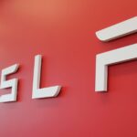 Les revenus de Tesla (TSLA) devraient croître plus que GM et Ford réunis au cours des 5 prochaines années, selon un analyste de premier plan
