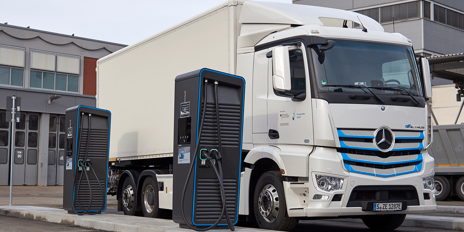 VDI et VDE demandent plus de points de charge et de stations H2 pour les camions - electrive.net