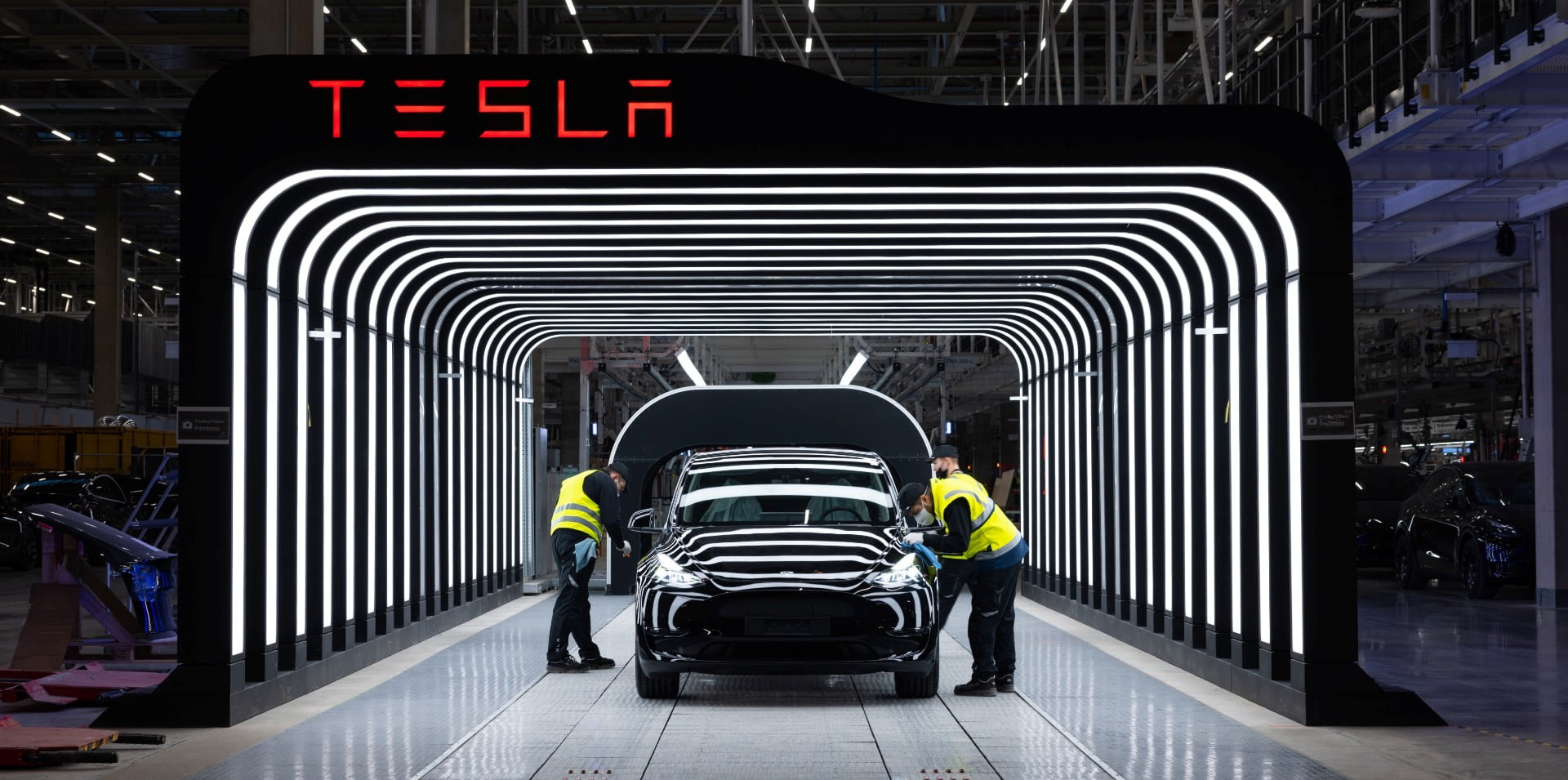 Les retards de l'usine Tesla montrent «comment nous nous opposons à notre manière»: les experts allemands de l'industrie s'expriment