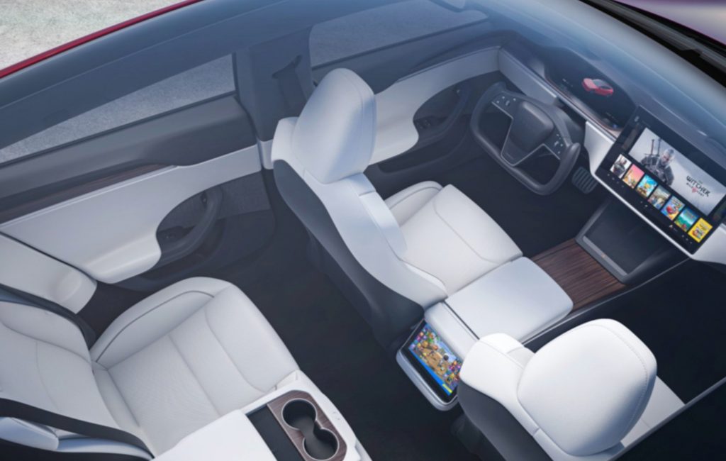 Tesla pourrait bientôt laisser les clients choisir entre un volant Yoke ou traditionnel