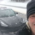 Essai d’une Tesla à propulsion pendant une petite tempête de neige