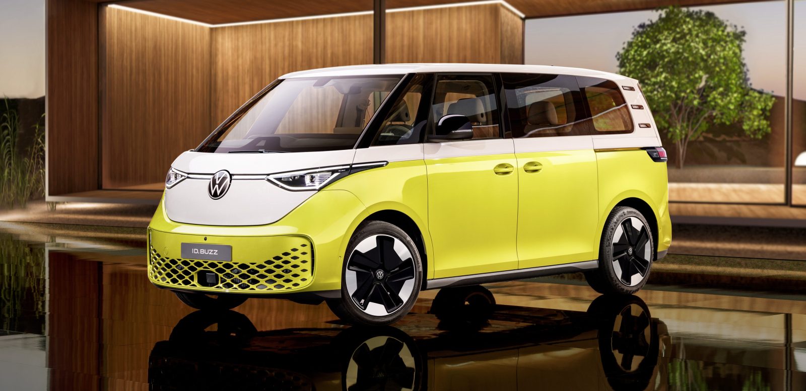 VW lance l'emblématique EV "ID.Buzz", mais cette incarnation du Microbus inspire-t-elle le même amour ?