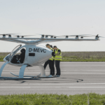 Volocopter annonce son premier vol eVTOL habité - electrive.com