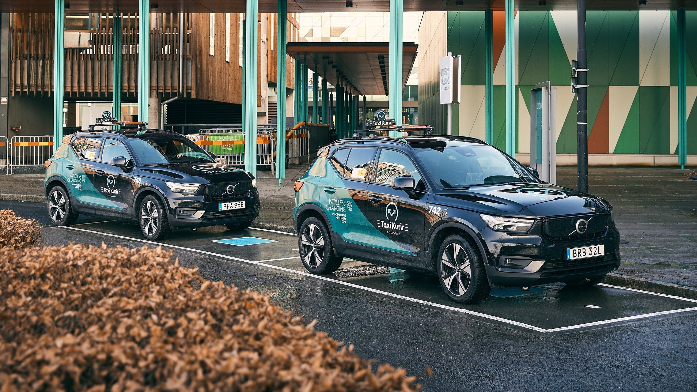 Volvo prévoit de tester la recharge rapide sans fil avec les taxis XC40 Recharge