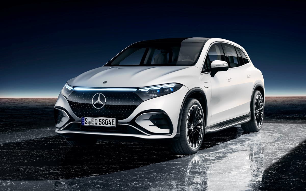 C'est officiel : le nouveau SUV Mercedes EQS, la voiture de luxe électrique en format SUV, selon Mercedes.