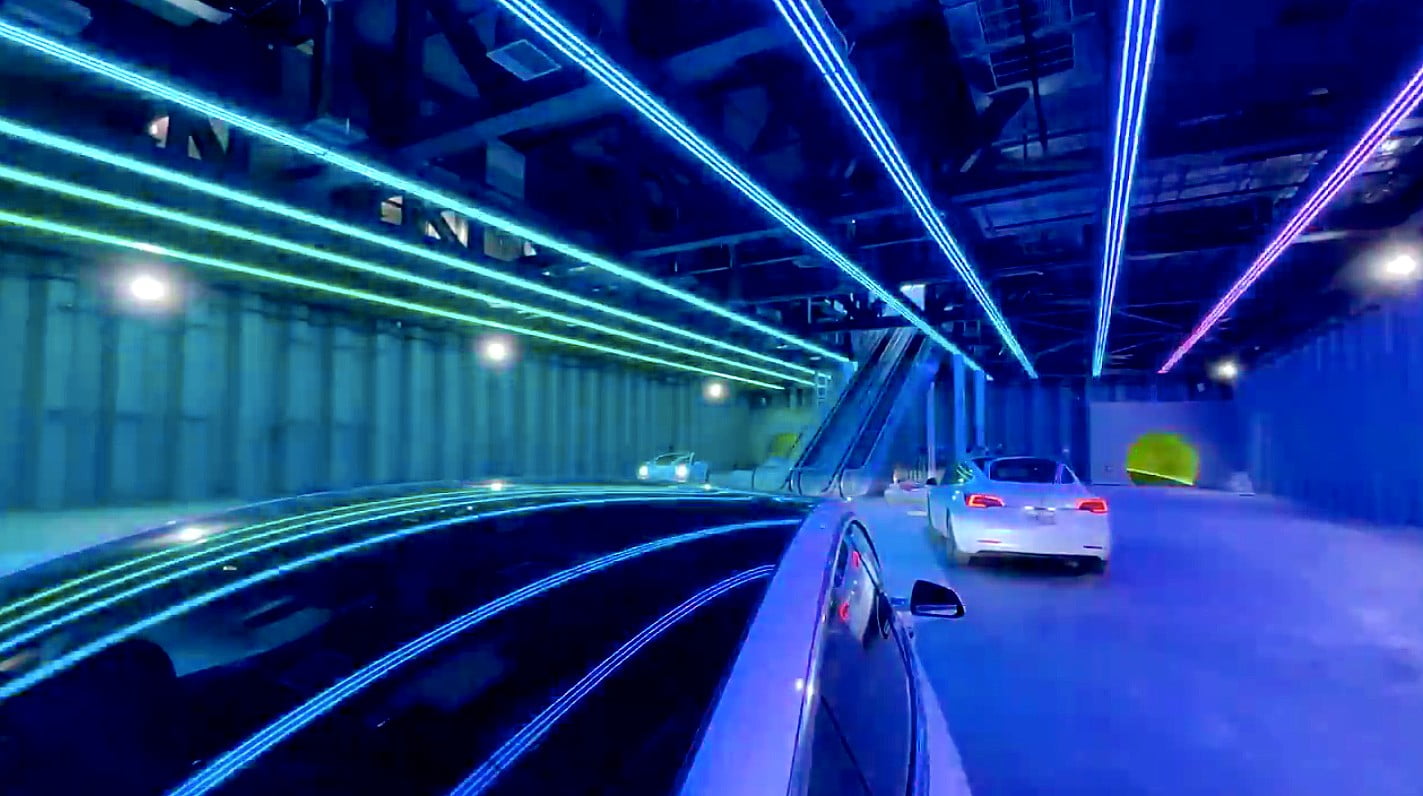 Les employés du développement d'Austin visitent la boucle LVCC de The Boring Company