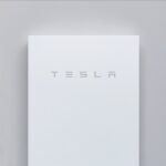 Les murs électriques Tesla alimentent les cliniques d'Irpin et de Borodyanka, ravagées par la guerre, en Ukraine.