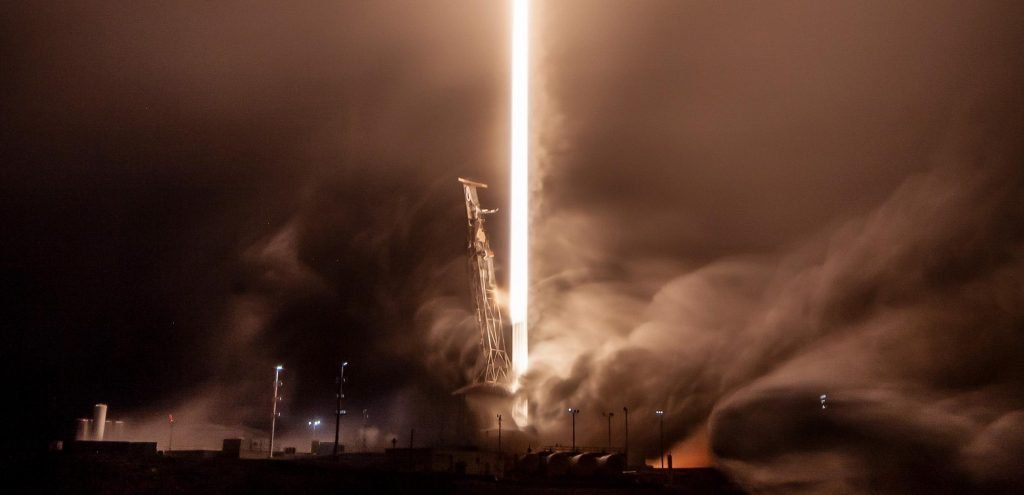 SpaceX réutilise le booster Falcon 9 pour le deuxième lancement de satellite espion en deux mois