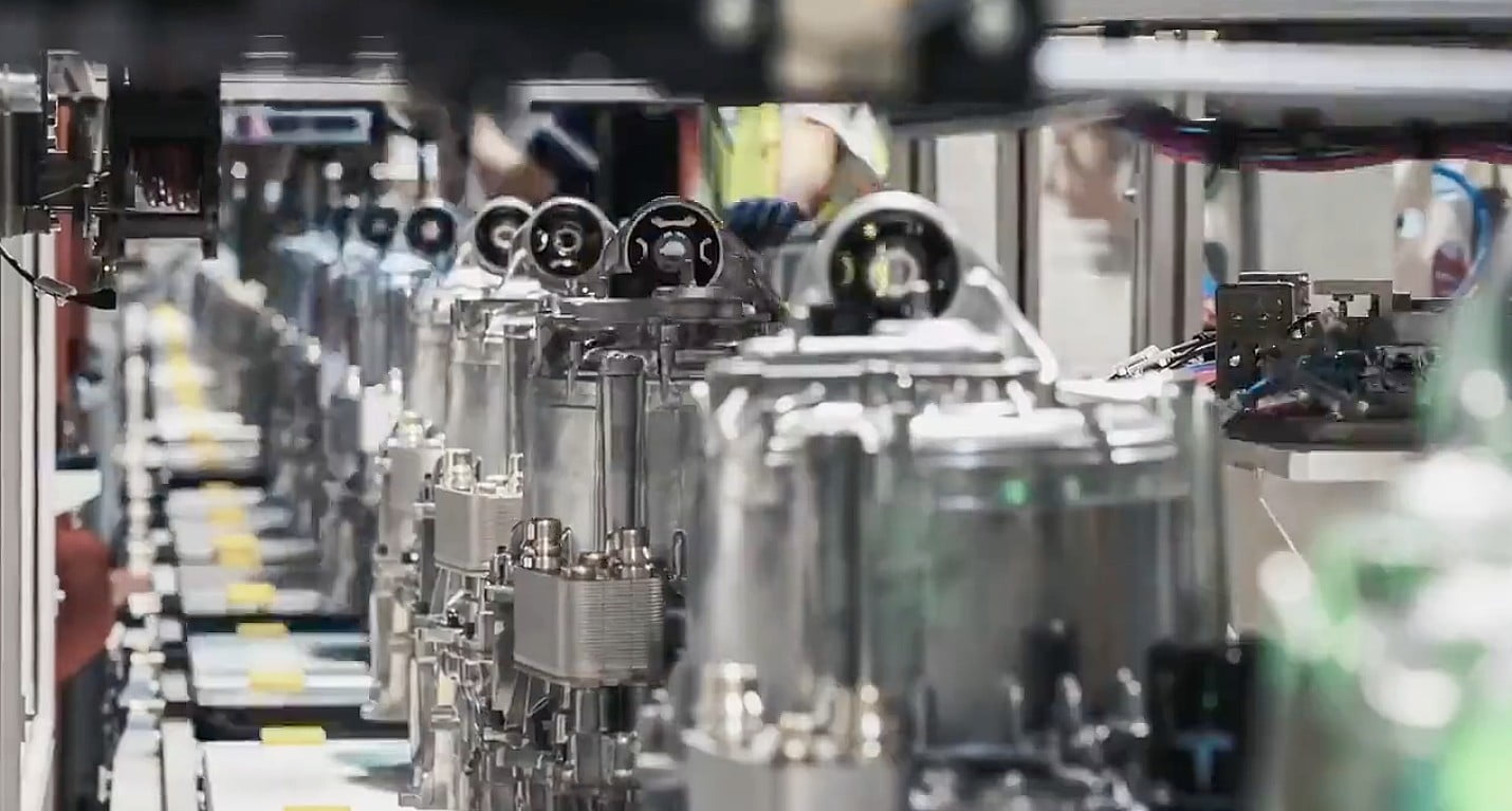 Tesla Giga Shanghai reprend le travail avec 8k travailleurs, les lignes de batteries et de moteurs à pleine vitesse