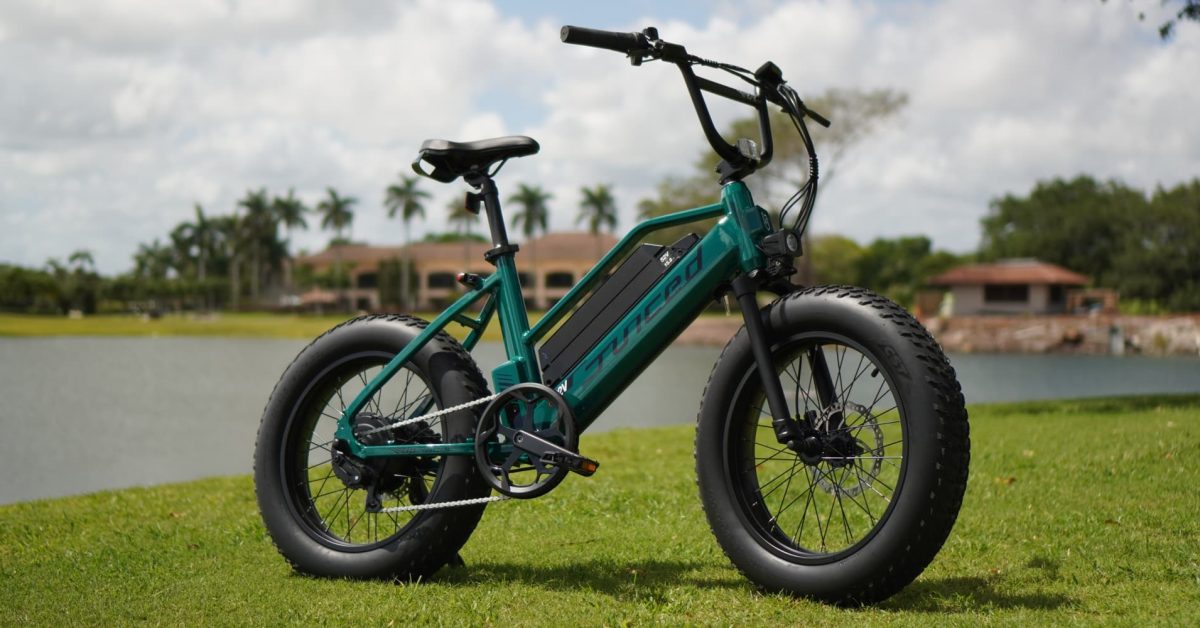 Critique du Juiced RipRacer : Ce vélo électrique à pneus larges de taille amusante atteint 28 mph dans un ensemble agile.