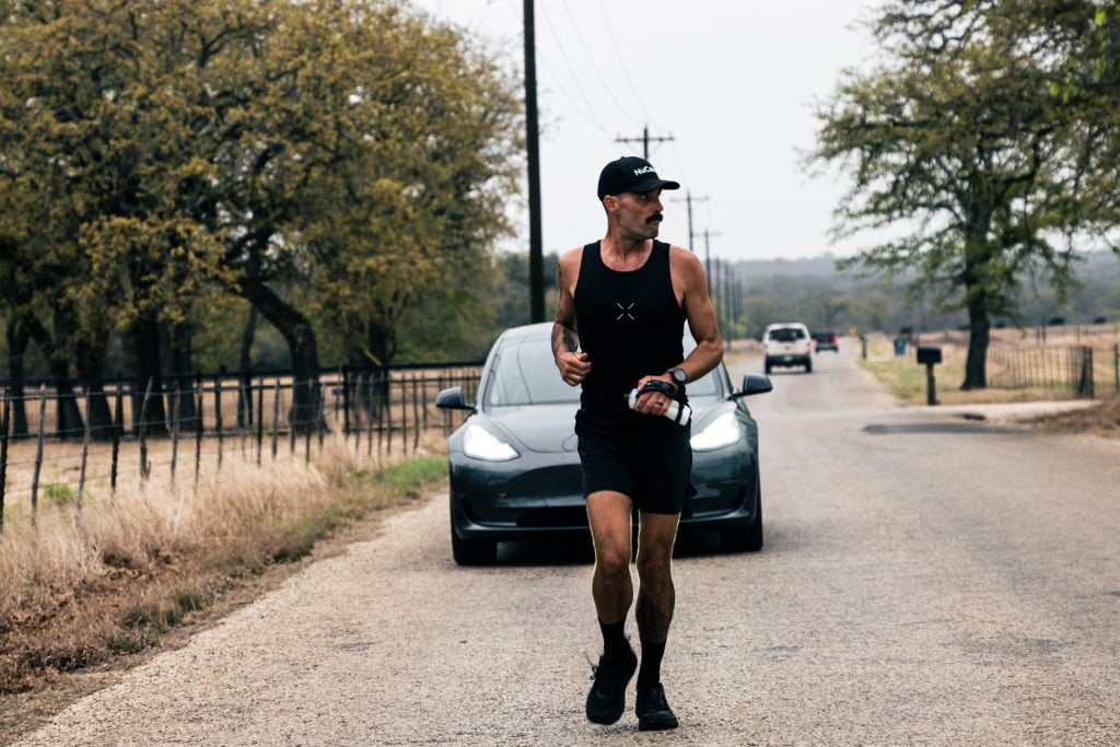 Ultra Runner, inspiré par Tesla, dépasse avec succès la Model 3 dans une course d'endurance de 242 miles